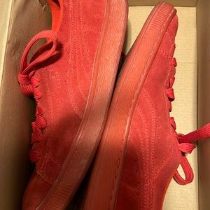 Red Suede Pumas 6.5 in womens